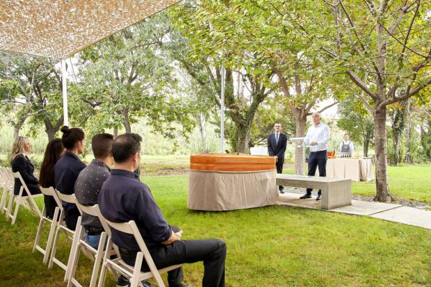 Descubre la innovadora forma de decir adiós: ceremonias al aire libre en L'Hospitalet