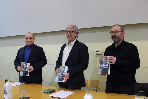 “Iván Redondo liga con la persona, no con las ideas del partido” afirmó Toni Bolaño en la presentación de su último libro “Moncloa”