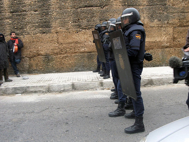 Polémica por la presencia de agentes antidisturbios de la Policía Nacional en un hotel de Castelldefels