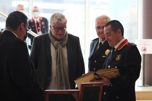 Cornellà celebra el Día de las Esquadres de la Región Policial Metropolitana Sur con felicitaciones y condecoraciones