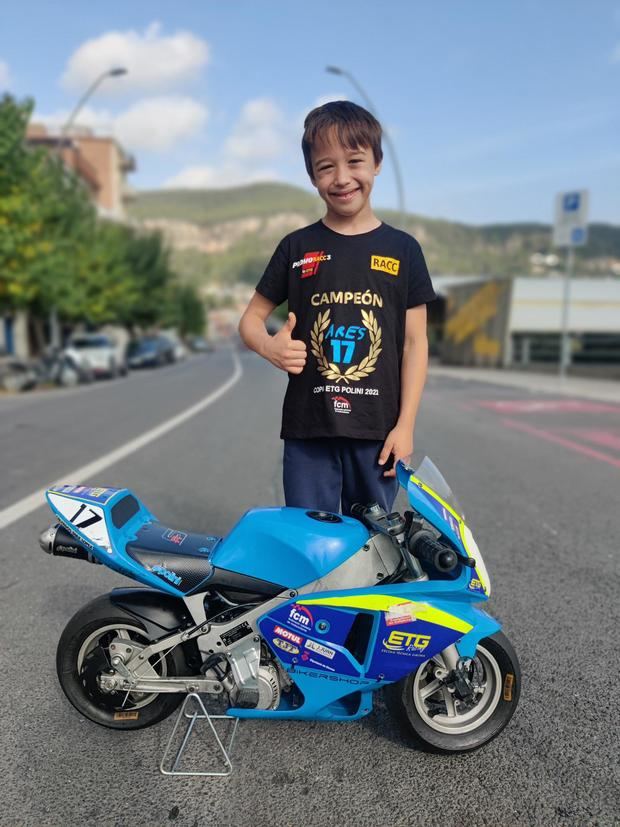 Ares Gil conquista el campeonato de Cataluña de Promovelocitat en Zuera