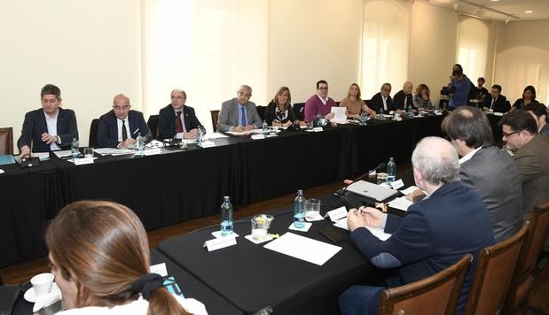 Compromiso de la Generalitat con el hospital de Can Rigal y el nuevo edificio de la escuela Ernest Lluch en L'Hospitalet