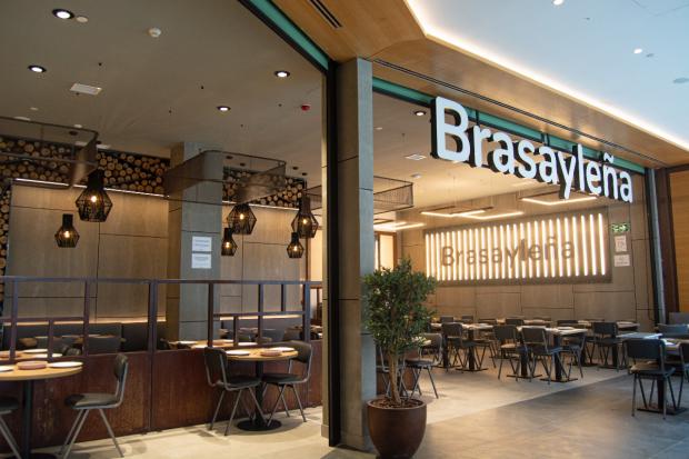 Brasayleña, la auténtica experiencia rodizio al estilo brasileño, un excepcional restaurante en el que los comensales disfrutan de las mejores carnes a la espada y cortes exclusivos como la mamiña o la picaña.