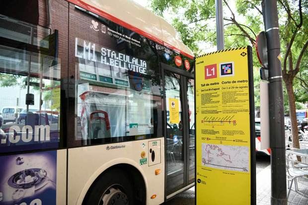 TMB activa un transporte alternativo en el corte de la L1 de metro en L’Hospitalet