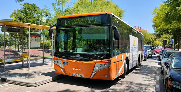 La línea de autobús L76 amplía sus horarios y su recorrido