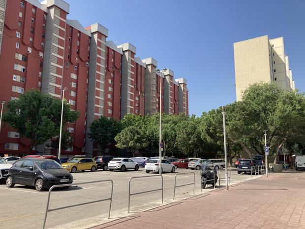 Reformarán el espacio interior de la calle del Prat y la avenida de Mare de Déu de Bellvitge