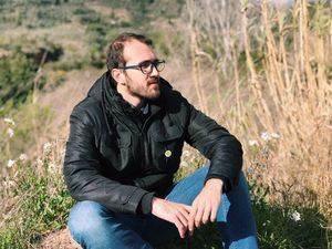 Marc Amat, el cantautor de Olesa de Montserrat, estrena su primer EP.