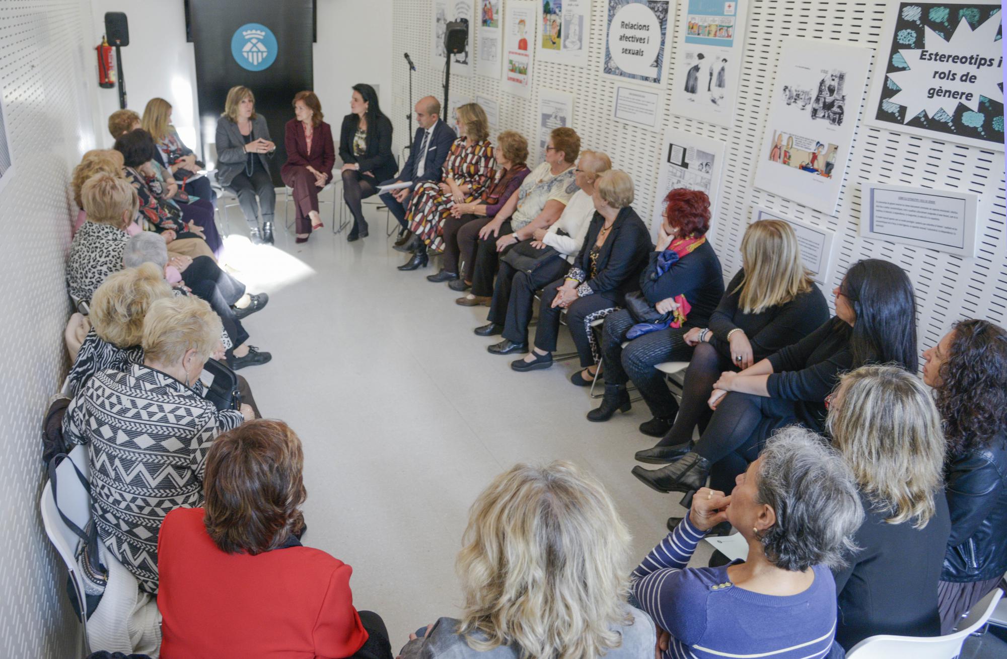 El Gobierno quiere extender a toda España una 'app' contra la violencia machista que se desarrolla en L'Hospitalet