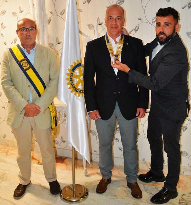 Placa Rotaria 2020 - guardó Paul Harry i canvi de junta