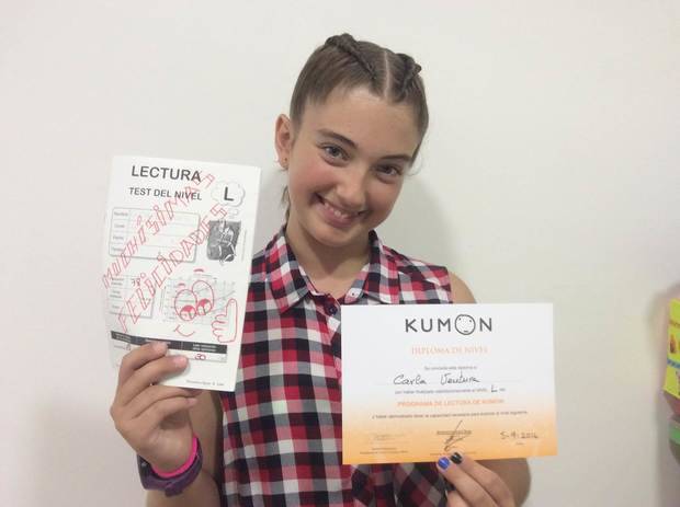 La viladecanenca Carla Ventura, de 12 anys, és la primera catalana en acabar el programa de Lectura de Kumon