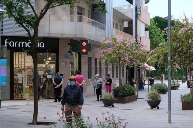 Cornellà regalará 30 euros a cada vecino que gaste 70 euros en los pequeños comercios de la ciudad