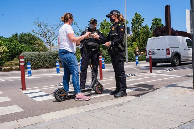 La Policía Local sanciona a 190 conductores de patinetes eléctricos y VMP durante 2021