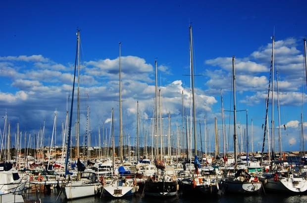 La benzinera del port del Garraf pateix dues fuites de gasoil durant el cap de setmana i els responsables encara no s'han presentat a donar una resposta i evaluar les causes