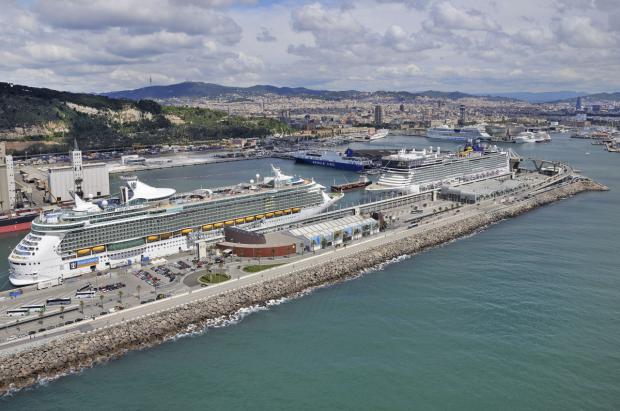 Cruceros atracados en la Terminal de Cruceros del Puerto de Barcelona