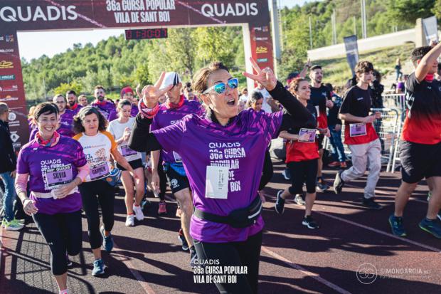 Éxito rotundo. Más de 1.200 personas desafían al mal tiempo en la Carrera Popular Vila de Sant Boi