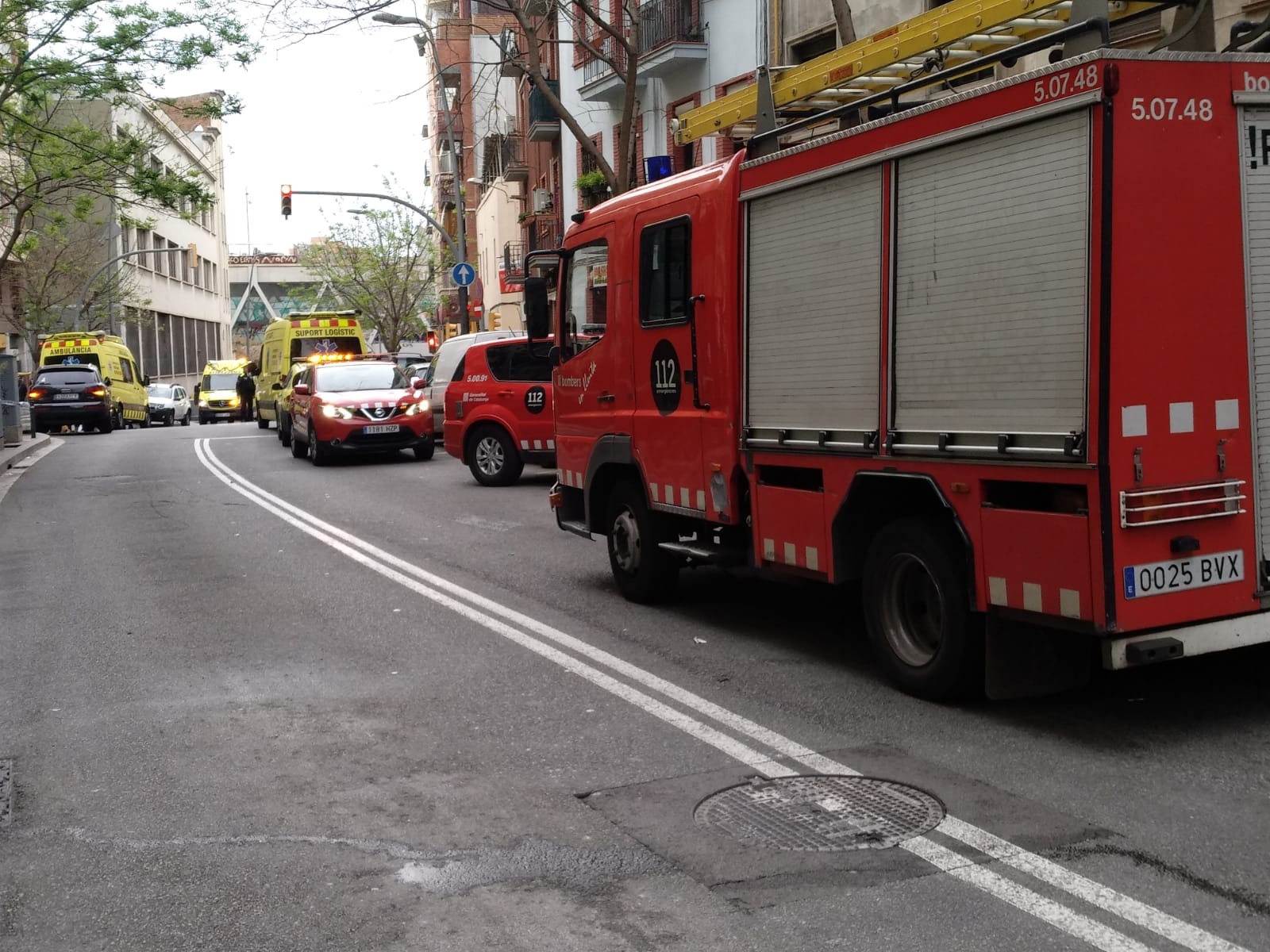 Mueren dos niños y su madre en el incendio de un piso en L'Hospitalet