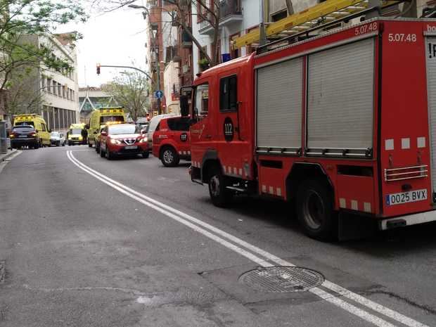 Mueren dos niños y su madre en el incendio de un piso en L'Hospitalet