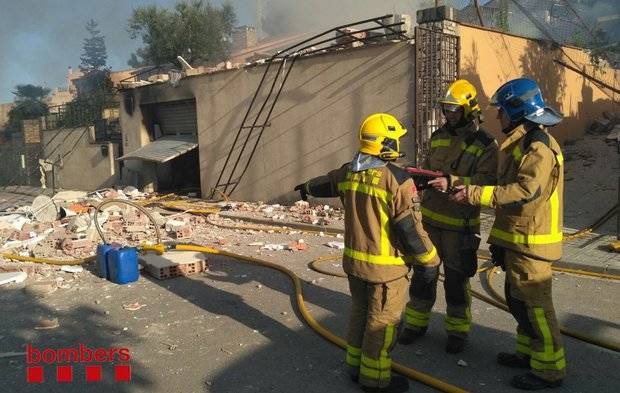 Imagen de la vivienda totalmente abajo a causa de la explosión y posterior incendio