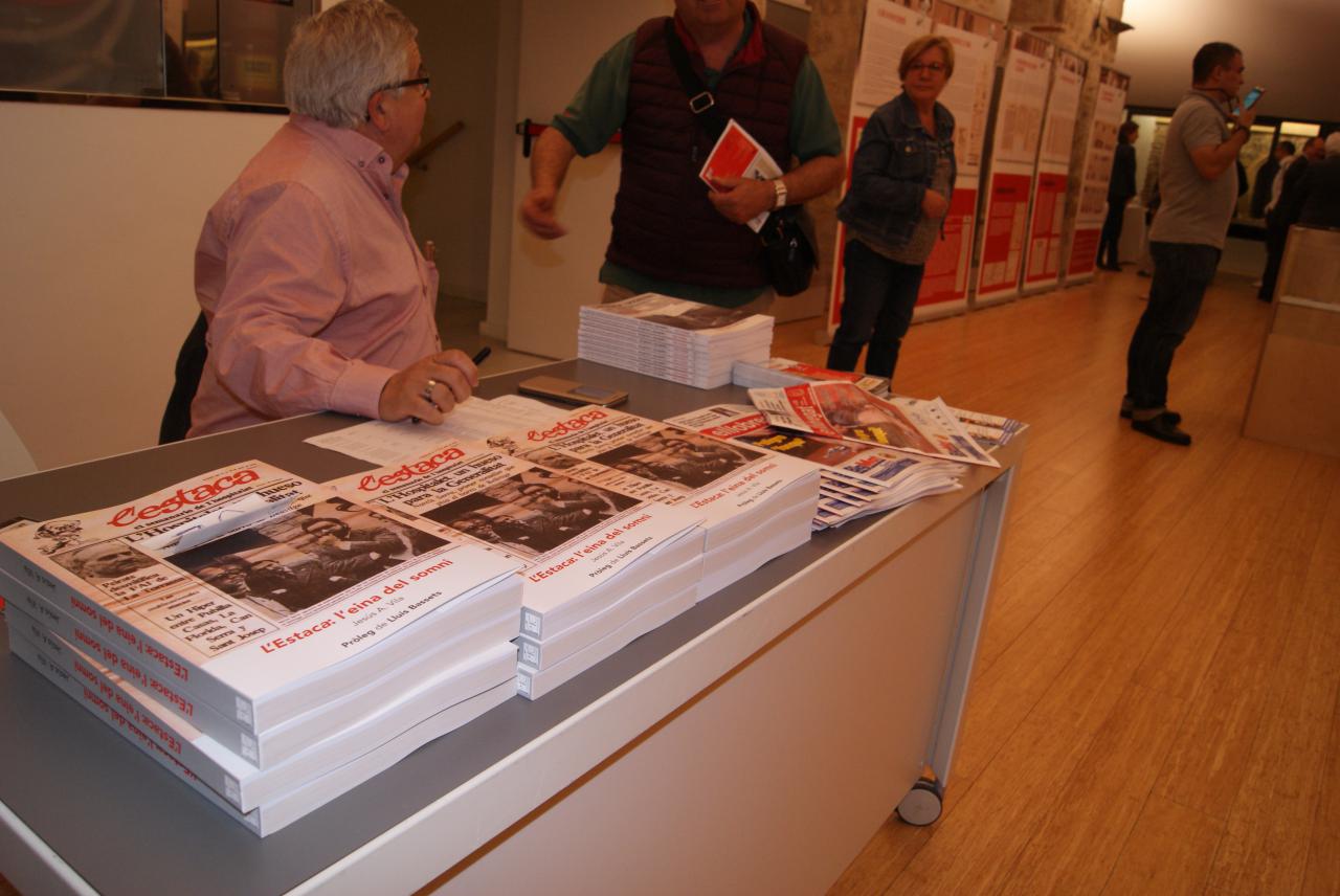 FIC-LH reflexiona en el Col·legi de Periodistes sobre las dificultades de la prensa local independiente en la ciudad
