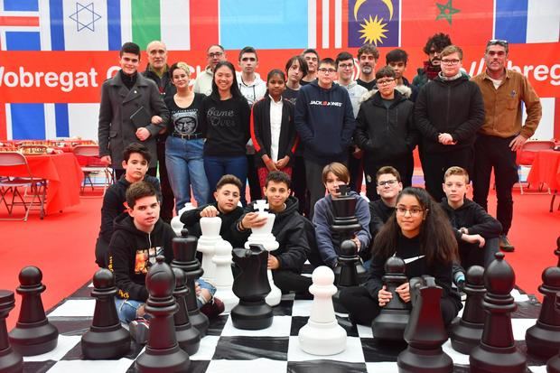 Savitha Shri con los alumnos del Baldiri Guilera de El Prat, en la sesión matutina de simultáneas.