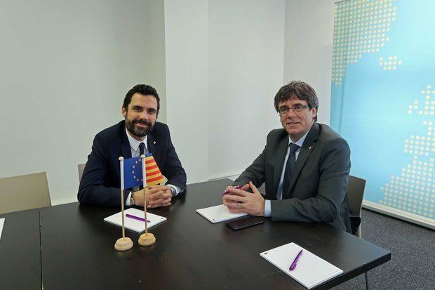 El president del Parlament, Roger Torrent, visita en Bruselas al 130 presidente de la Generalitat y candidato para la investidura, Carles Puigdemont