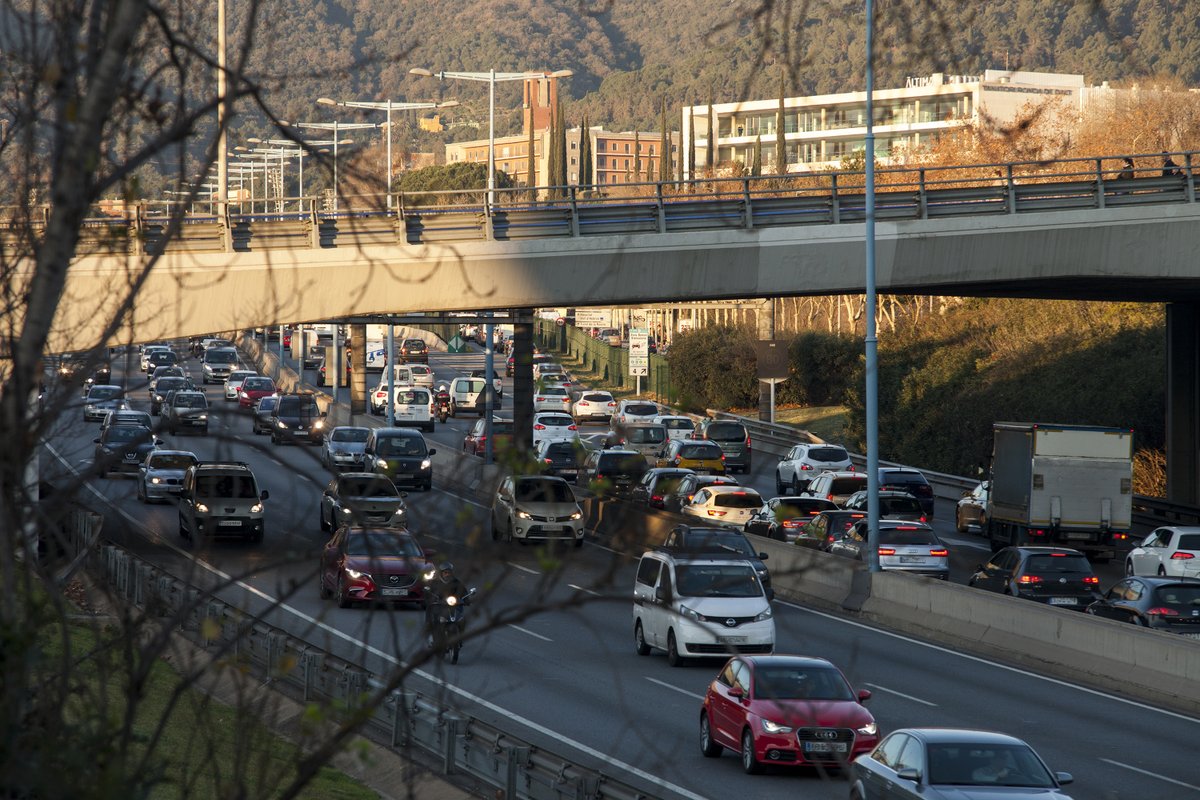 8M: Cortes en arterias principales dificultan la movilidad en superficie tanto de vehículo privado como de autobuses