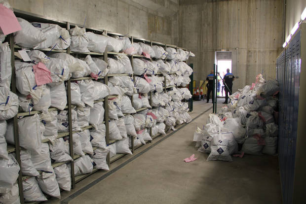 El Port de Barcelona destruye 3,2 toneladas de productos de venta ambulante en menos de un año