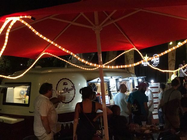 Comida urbana, música y un mercado: Vuelven las Happy Food Trucks a Sant Andreu