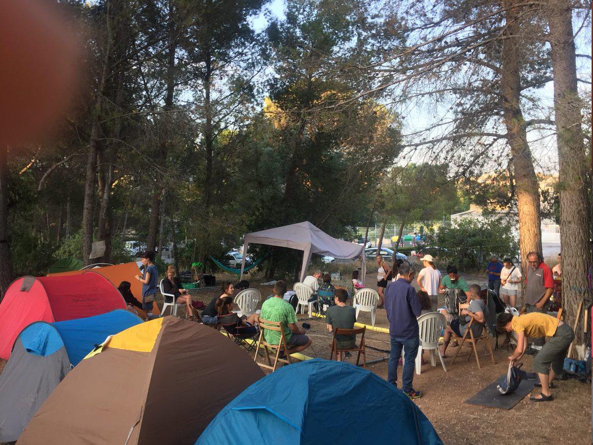 Protestas en Castelldefels por la intención del Ayuntamiento de urbanizar el pinar del Castillo