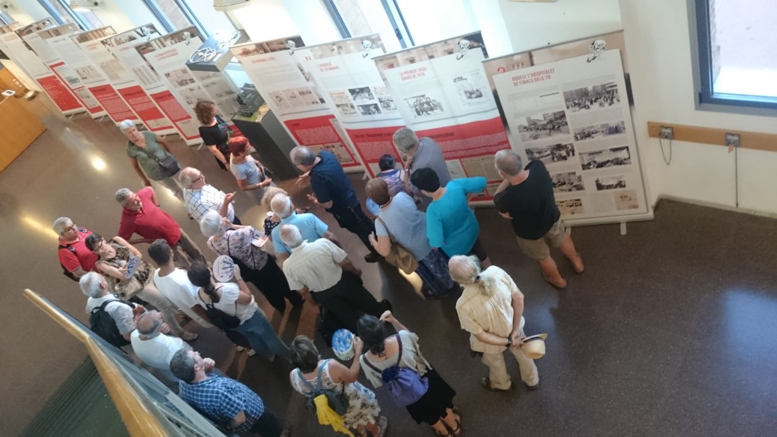 FIC-LH lleva su exposición sobre el semanario L'Estaca a la Tecla Sala