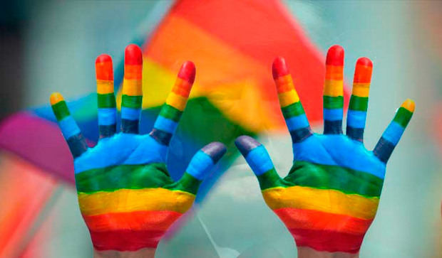 Cuatro entidades de L’Hospitalet subscriben un manifiesto contra la LGTBI-fobia