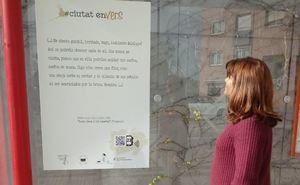 Los versos conquistan las calles de Sant Vicenç dels Horts en el día Mundial de la Poesía
