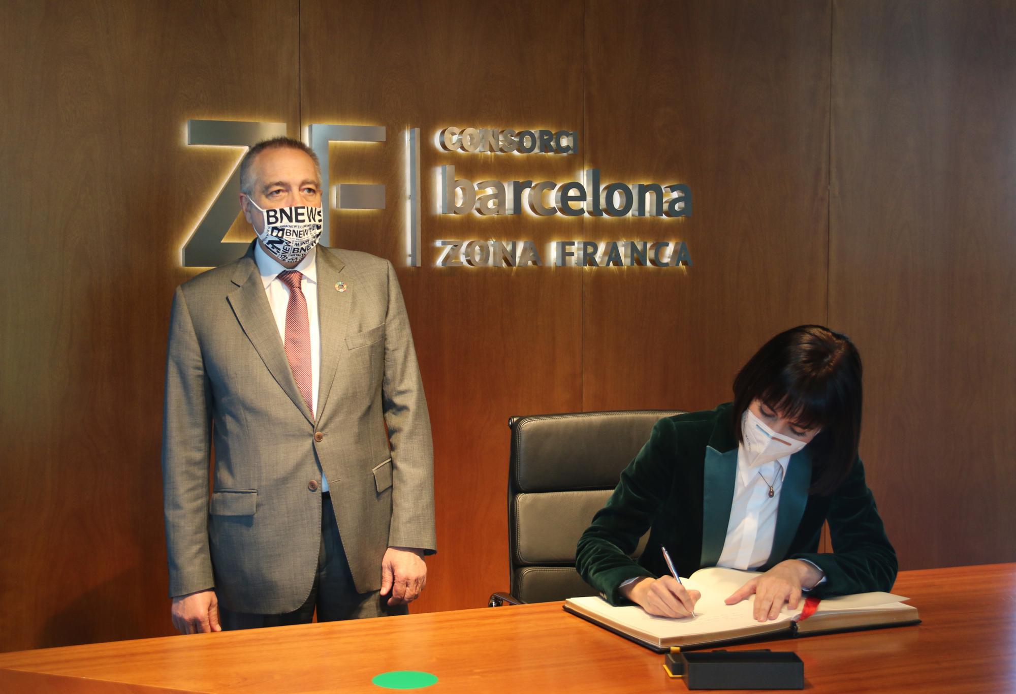 Diana Morant visita en la Zona Franca el DFactory Barcelona