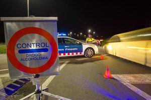 Los Mossos detienen a un camionero que quintuplicaba la tasa de alcoholemia