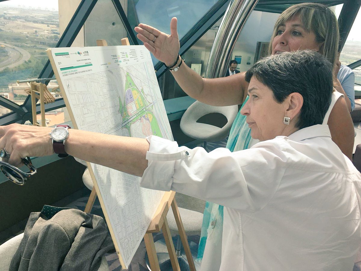Marín y Cunillera muestran la buena sintonía entre L'Hospitalet y el gobierno