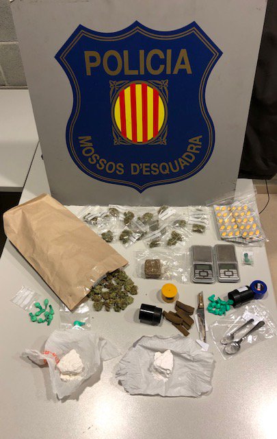 Detenidos un abuelo y su nieto por tráfico de drogas en Martorell