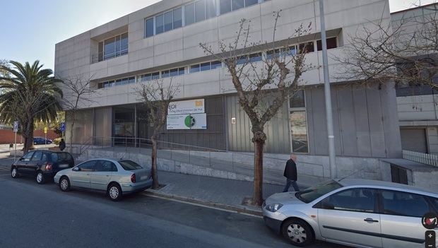Cierre preventivo de la Escola Oficial d'Idiomes de El Prat por un caso de coronavirus