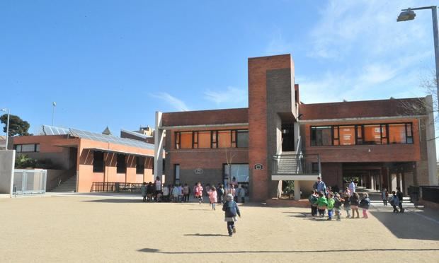 Los profesores de los centros educativos de Sant Just Desvern se unen a la convocatoria de vaga del próximo 15 de marzo