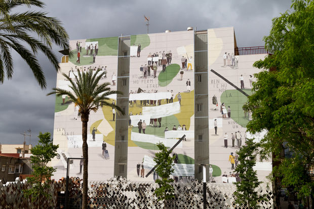 Mural que se muestra en la Plaza de la Salut de Sant Feliu.