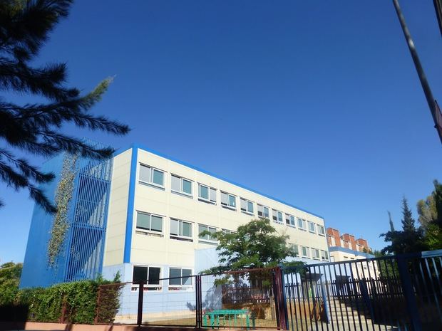 la escuela CEIP Suris de Cornellà es el único centro público del barrio Fontsanta-Fatjó y no va a mantener sus dos actuales líneas de i3.