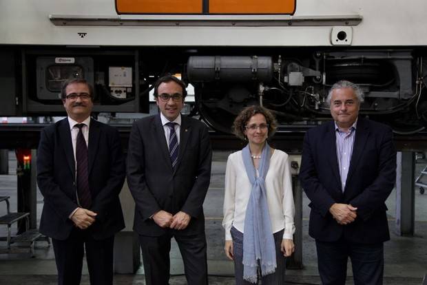 D'esquerra a dreta, el director general d'FP inicial i ensenyament de règim especial, Melcior Arcarons, el consellers Rull i Ruiz, i el president d'FGC, Enric Ticó. 