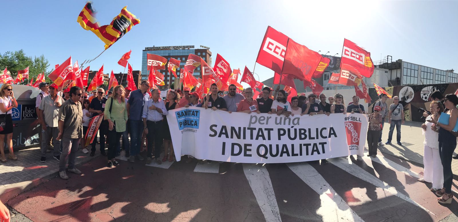El Baix vuelve a la calle en defensa de la sanidad pública