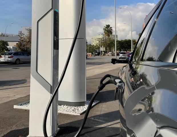 Instalan un supercargador eléctrico en el concesionario Motorsol Audi de Sant Boi