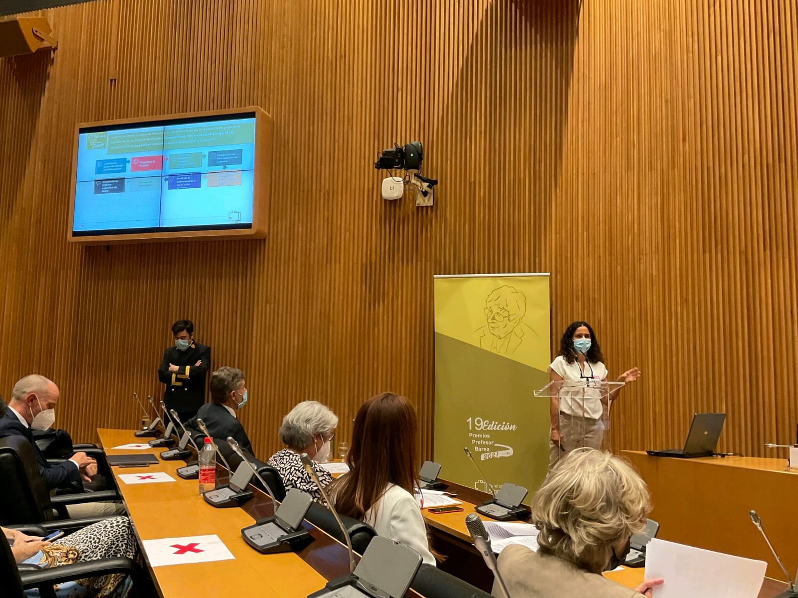El Hospital de Viladecans recibe el reconocimiento de los Premios Profesor Barea