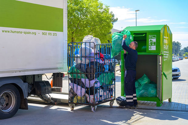 La recogida de residuo textil en Cervelló aumenta un 26%