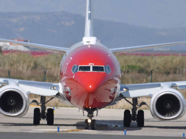 Avión de Norwegian apunto de despegar en el Aeropuerto de El Prat