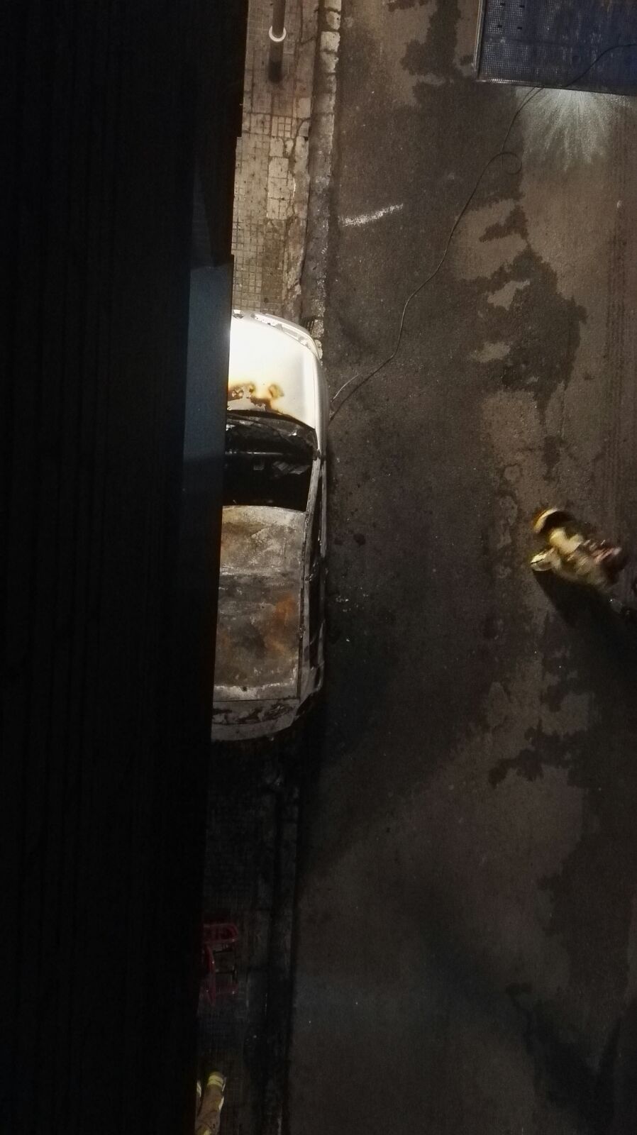 Queman un coche delante de la entidad ‘Al Nour de la Cultura Islámica’ de Viladecans