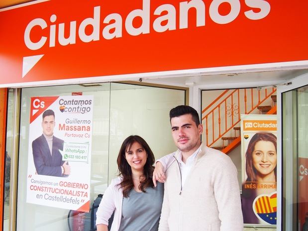 Sonia Motos junto a Guillermo Massana, cabeza de lista de Cs.
