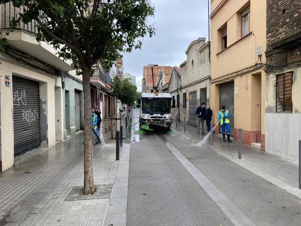 L’Hospitalet incorpora vehículos eléctricos a su parque móvil de limpieza urbana