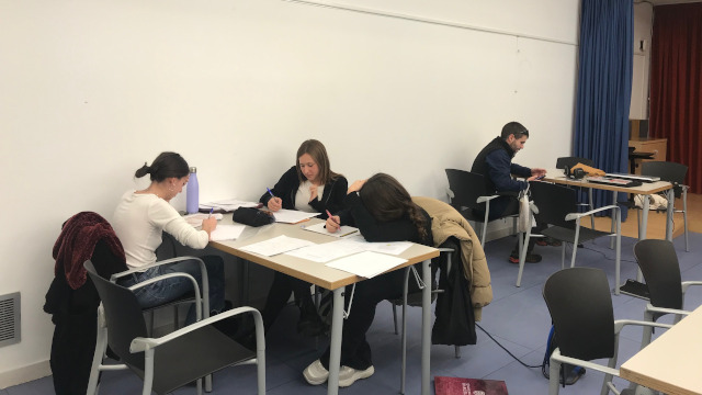 La biblioteca de Torrelles amplía su horario para ofrecer el Aula de Estudio nocturno